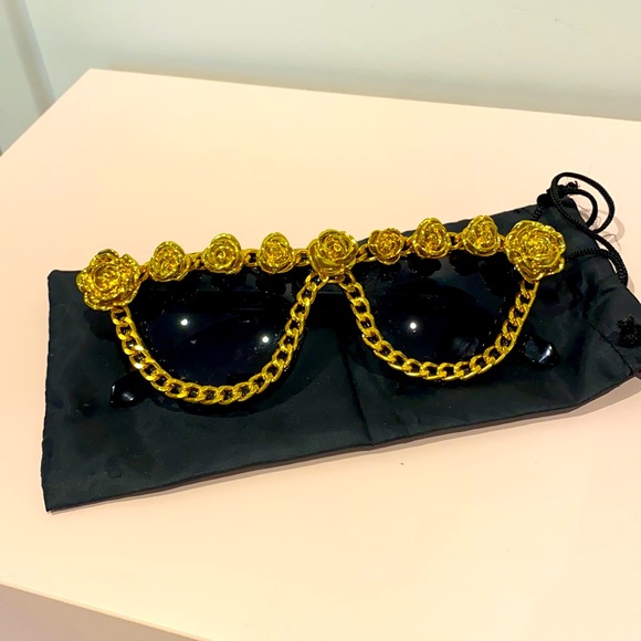 Gold Flower Sunglasses - Adult size - Picture 5 of 5